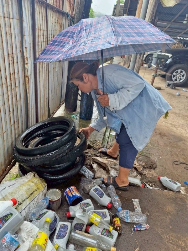 20 มิถุนายน 2568 รพ.สต.บ้านสันป่าไร่ร่วมกับอาสาสมัครสาธารณสุข หมู่ที่ 5 บ้านสันป่าไร่ ควบคุมโรครอบที่ 3 เคส นส.พิชชญา ติ๊บลังกาและ รอบที่ 2 เคสนางเกสร อุดเป็งเครือ จำนวนบ้านทั้งหมด 37 หลัง จำนวนภาชนะทั้งหมด 398 ชิ้น พบลูกน้ำ 4 หลัง ภาชนะ 7 ชิ้น ค่าBI=18.9