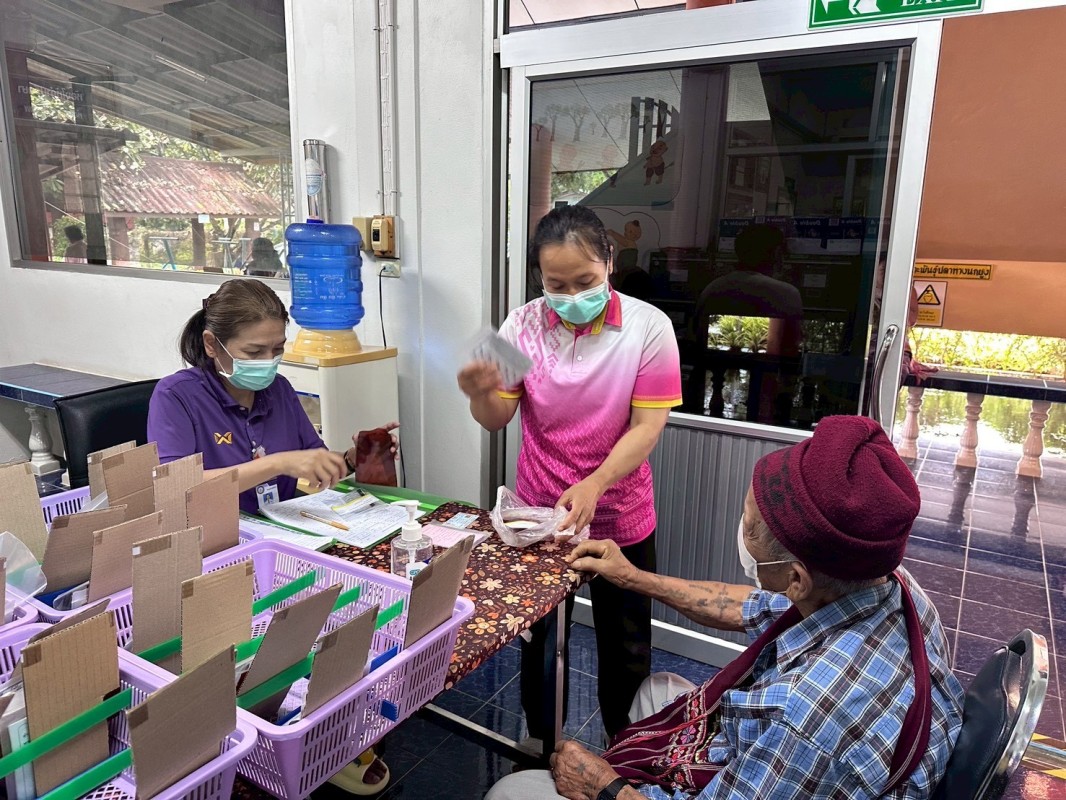 24 มิ.ย.68 รพ.สต.บ้านสันป่าไร่ จ่ายยาให้แก่ผู้ป่วยโรคความดันโลหิตสูง(กลุ่มที่ 3) จำนวน 43 ราย