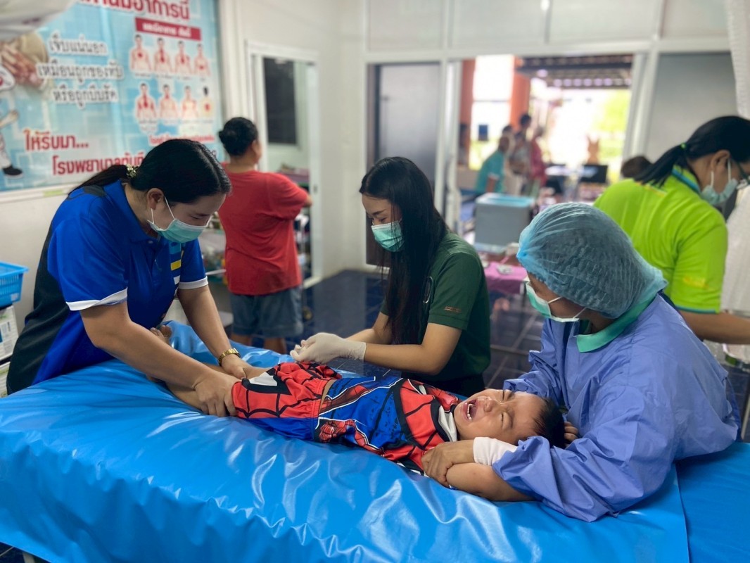 9 ก.ค.68 ช่วงเช้า รพ.สต.บ้านสันป่าไร่ ให้บริการฉีดวัคซีนเด็ก,ตรวจสุขภาพช่องปาก,เคลือบฟลูออไรด์,ให้ทันตสุขศึกษา,เจาะเลือดตรวจHct,จ่ายยาpara syrup,ferrous syr จำนวน 29 ราย