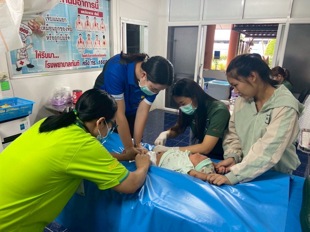 9 ก.ค.68 ช่วงเช้า รพ.สต.บ้านสันป่าไร่ ให้บริการฉีดวัคซีนเด็ก,ตรวจสุขภาพช่องปาก,เคลือบฟลูออไรด์,ให้ทันตสุขศึกษา,เจาะเลือดตรวจHct,จ่ายยาpara syrup,ferrous syr จำนวน 29 ราย