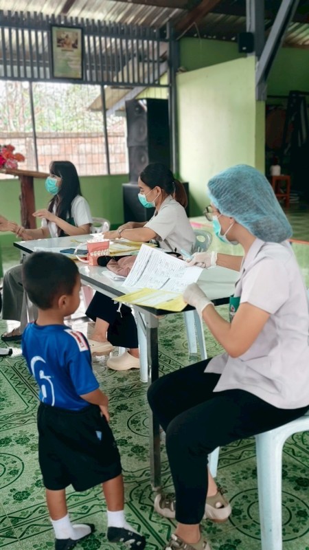 15 กรกฎาคม 2568 น.ส.พนิดา ตลับทอง จพง.ทันตสาธารณสุขปฏิบัติงาน พร้อมด้วยน.ส.โสภา วรนารถวิชัย ผู้ช่วยทันตกรรม ร่วมกับจนท.รพ.แม่ระมาด จัดกิจกรรมโครงการอบรมเชิงปฎิบัติการ ฟันสะอาด เหงือกแข็งแรง เพื่อถวายเป็นพระราชกุศลเนื่องในวันเสด็จสวรรคตของสมเด็จพระศรีนคริน
