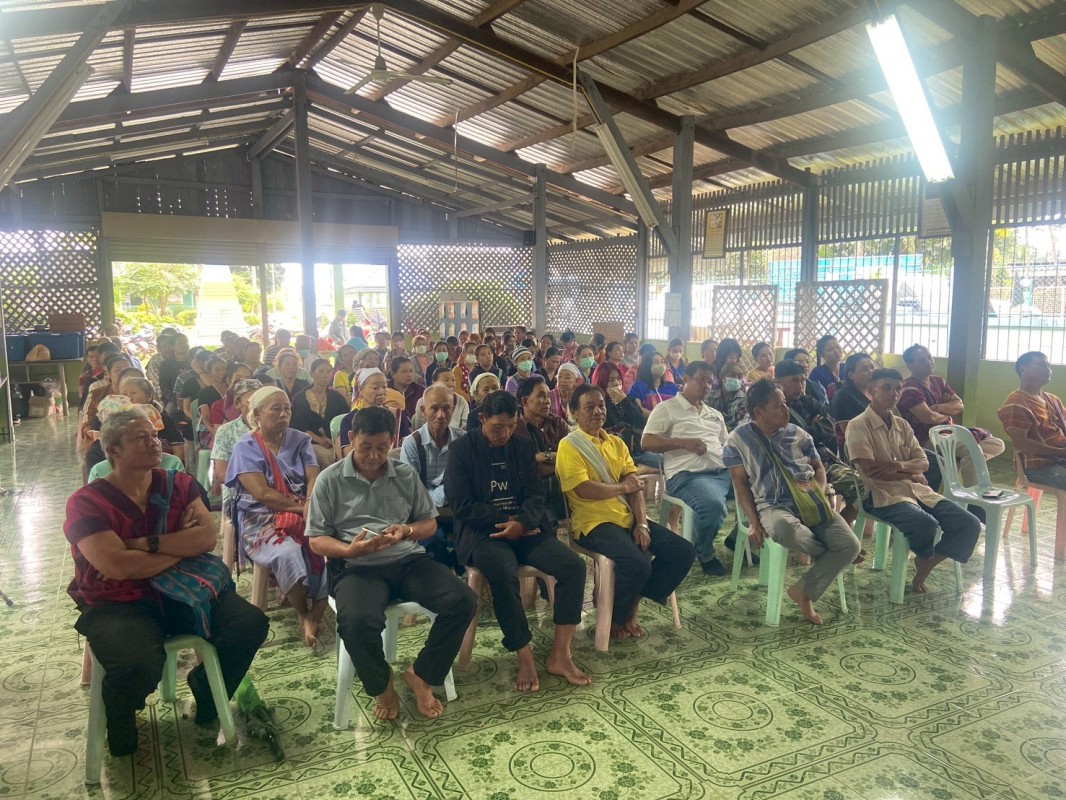 24 กรกฎาคม 2568 จนท.รพ.สต.บ้านสันป่าไร่ร่วมกับเครือข่ายเฝ้าระวังการฆ่าตัวตาย จัดกิจกรรมโครงการป้องกันและแก้ไขปัญหาการฆ่าตัวตายในกลุ่มผู้สูงอายุชาวเขาเผ่ากระเหรี่ยง โดยมีการคืนข้อมูลการดำเนินงานที่ผ่านมา มีการให้ความรู้เกี่ยวกับสุขภาพจิตและมีการแบ่งกลุ่มเพ