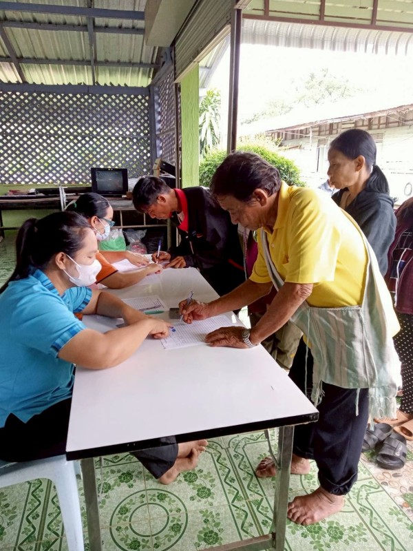 24 กรกฎาคม 2568 จนท.รพ.สต.บ้านสันป่าไร่ร่วมกับเครือข่ายเฝ้าระวังการฆ่าตัวตาย จัดกิจกรรมโครงการป้องกันและแก้ไขปัญหาการฆ่าตัวตายในกลุ่มผู้สูงอายุชาวเขาเผ่ากระเหรี่ยง โดยมีการคืนข้อมูลการดำเนินงานที่ผ่านมา มีการให้ความรู้เกี่ยวกับสุขภาพจิตและมีการแบ่งกลุ่มเพ