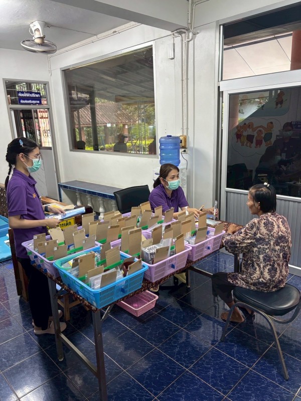 26 ส.ค.68 รพ.สต.บ้านสันป่าไร่ จ่ายยาให้แก่ผู้ป่วยโรคความดันโลหิตสูง จำนวน 52 ราย , ทบทวนความเข้าใจเรื่องการทานยา และ นับจำนวนยาก่อนผู้ป่วยกลับบ้าน