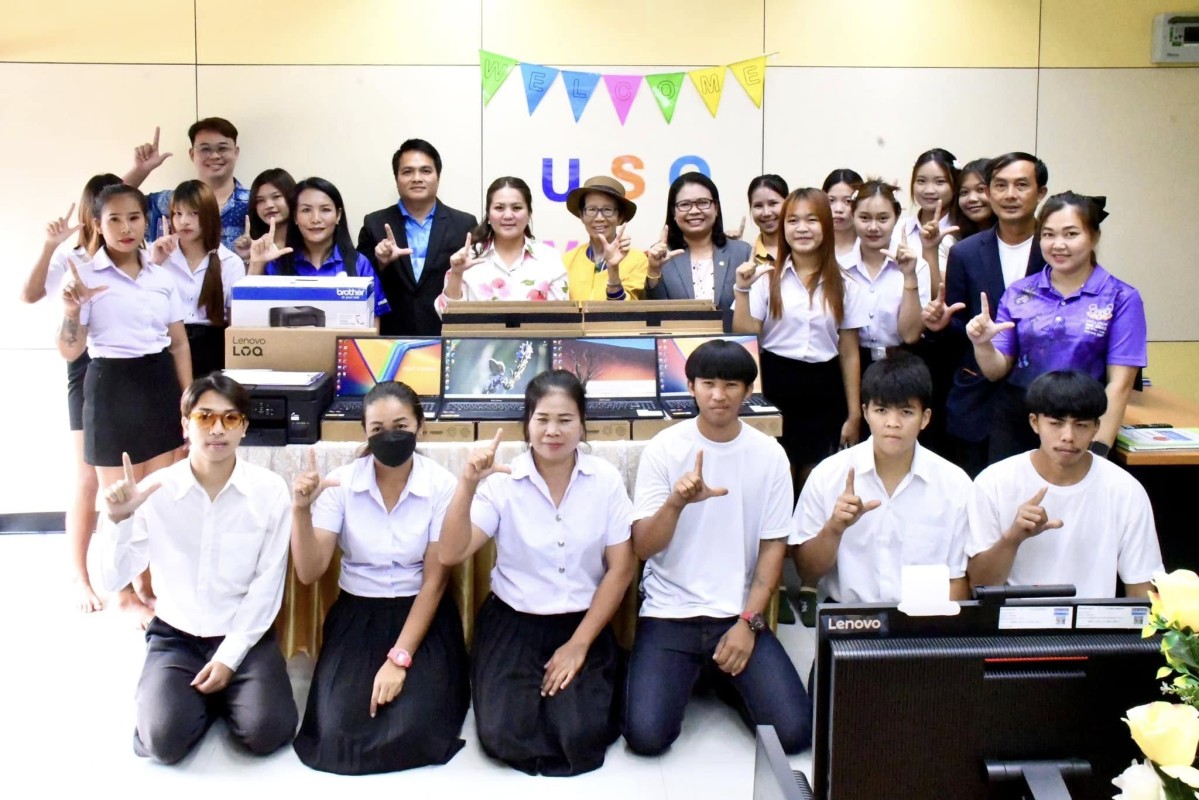 นายกจอย (นายก อบจ.ตาก) สนับสนุนงบประมาณจัดซื้อพร้อมส่งมอบสื่อการเรียนการสอนให้แก่ ศูนย์ส่งเสริมการเรียนรู้ ระดับอำเภอวังเจ้างบประมาณทั้งสิ้น 100,000 บาท 