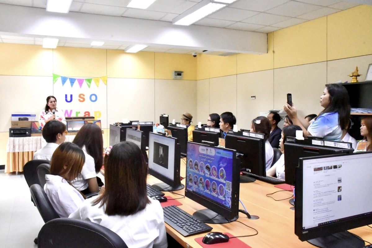 นายกจอย (นายก อบจ.ตาก) สนับสนุนงบประมาณจัดซื้อพร้อมส่งมอบสื่อการเรียนการสอนให้แก่ ศูนย์ส่งเสริมการเรียนรู้ ระดับอำเภอวังเจ้างบประมาณทั้งสิ้น 100,000 บาท 