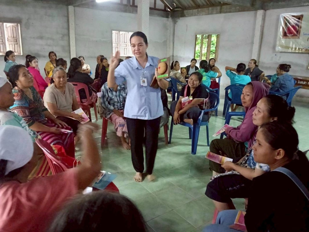 31 สิงหาคม 2568 นางอัจฉรา ทวีเกื้อกูลกิจ นายกองค์การบริหารส่วนจังหวัดตาก มอบหมายให้ รพ.สต.บ้านสันป่าไร่ โดยนางเสาร์แก้ว อ่วมพิทยา เจ้าพนักงานสาธารณสุข เป็นวิทยากรอบรมให้ความรู้โครงการพระราชดำริด้านสาธารณสุข โครงการสืบสานพระราชปณิธานสมเด็จย่าต้านภัยมะเร็งเ