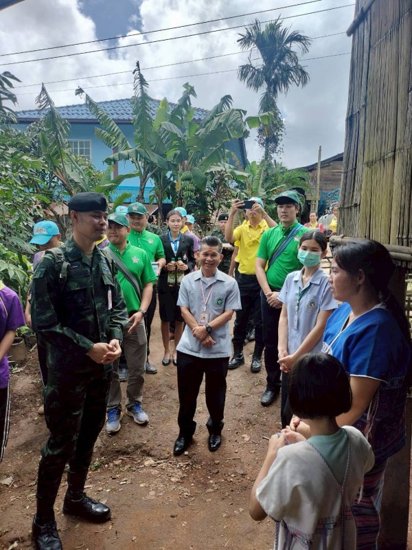 เยี่ยมบ้านเด็กในพระราชานุเคราะห์