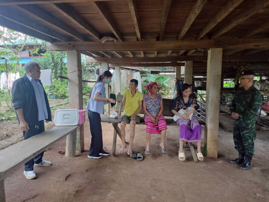 เยี่ยมบ้านเด็กในพระราชานุเคราะห์