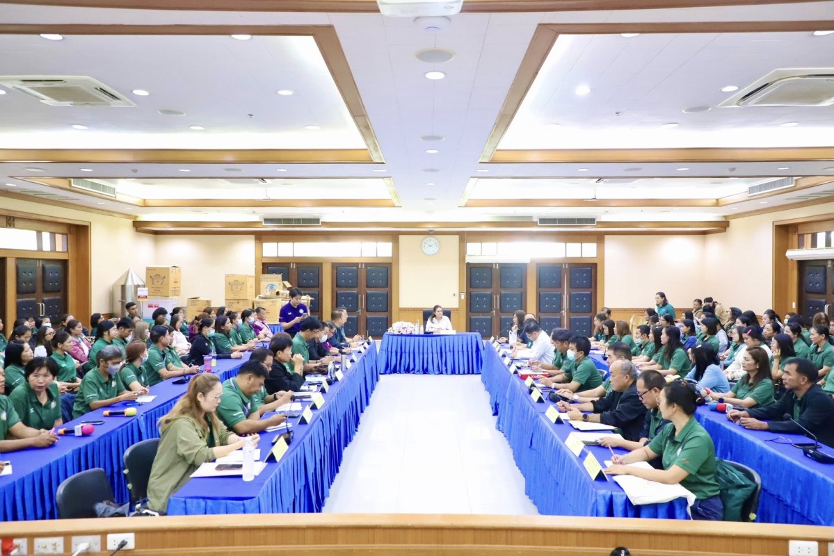 นายกจอย  (นายก อบจ.ตาก) เป็นประธานการประชุมติดตาม การปฏิบัติงานของโรงพยาบาลส่งเสริมสุขภาพตำบล และสถานีอนามัยเฉลิมพระเกียรติ 60 พรรษานวมินทราชินี