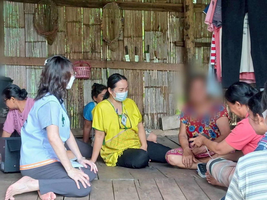 5 กันยายน 2568 นางอัจฉรา ทวีเกื้อกูลกิจ นายกองค์การบริหารส่วนจังหวัดตาก มอบหมายให้ รพ.สต.บ้านสันป่าไร่ โดยนางเสาร์แก้ว อ่วมพิทยา เจ้าพนักงานสาธารณสุข ร่วมกับ จนท.กลุ่มงานจิตเวชและยาเสพติด รพ.แม่ระมาด และเครือข่ายคนต่อชีวิต ม.3 บ้านป่าไร่เหนือ เยี่ยมบ้านกล