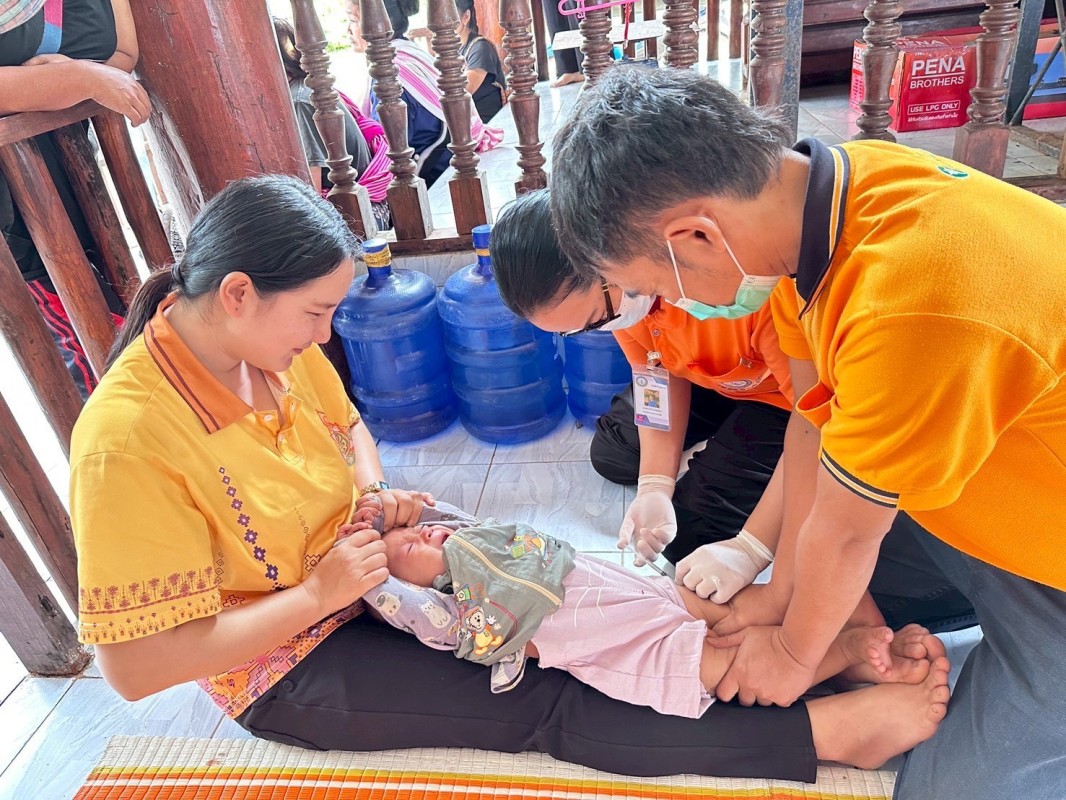 1 ก.ย.2568 รพ.สต.บ้านสันป่าไร่ ออกหน่วยให้บริการฉีดวัคซีนเด็กอายุ 2 เดือน ถึง 4 ปี , นักเรียนหญิงชั้น ป.5 และ นักเรียนชั้น ป.6 เขตพื้นที่ สสช.ห้วยกระทิง ( หมู่ 6 ต.พระธาตุ) รวม 21 ราย พร้อมทั้ง เจาะเลือดตรวจความเข้มข้นของเลือด(hct) และ จ่ายยา para syr , f