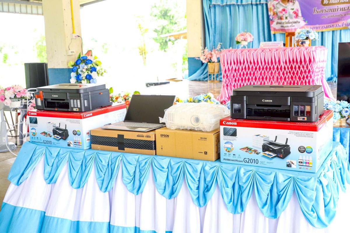 นายก อบจ.ตาก (นายกจอย) สนับสนุนงบประมาณจัดซื้อพร้อมส่งมอบสื่อการเรียนการสอนให้แก่ โรงเรียนบ้านสะแกเครือ รวมงบประมาณทั้งสิ้น 75,000 บาท