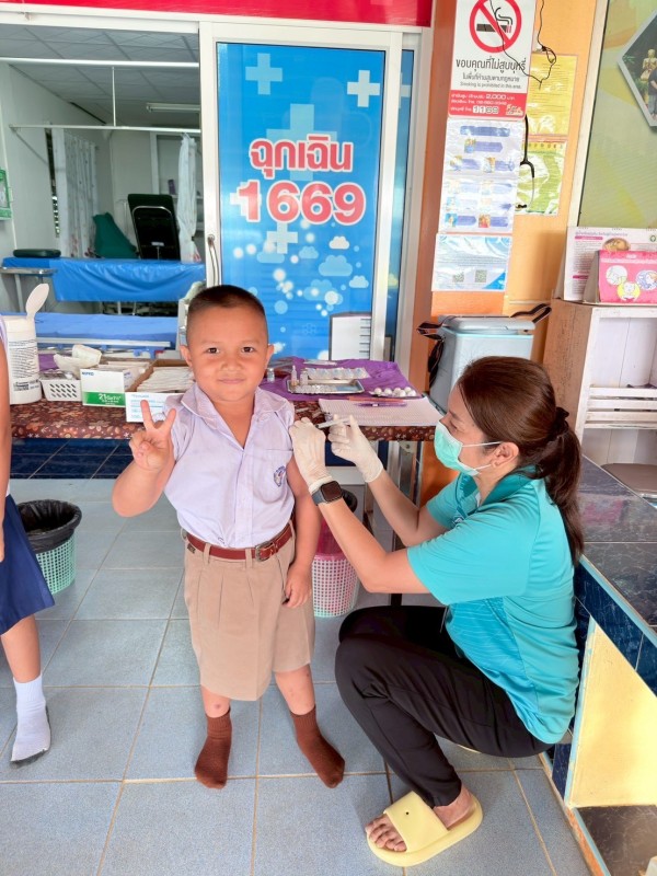 1 ต.ค.68 รพ.สต.บ้านสันป่าไร่ ให้บริการฉีดวัคซีนให้แก่นักเรียน ครั้งที่ 3 จำนวน 3 โรงเรียน รวม 27 ราย