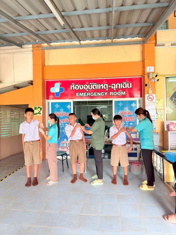 1 ต.ค.68 รพ.สต.บ้านสันป่าไร่ ให้บริการฉีดวัคซีนให้แก่นักเรียน ครั้งที่ 3 จำนวน 3 โรงเรียน รวม 27 ราย