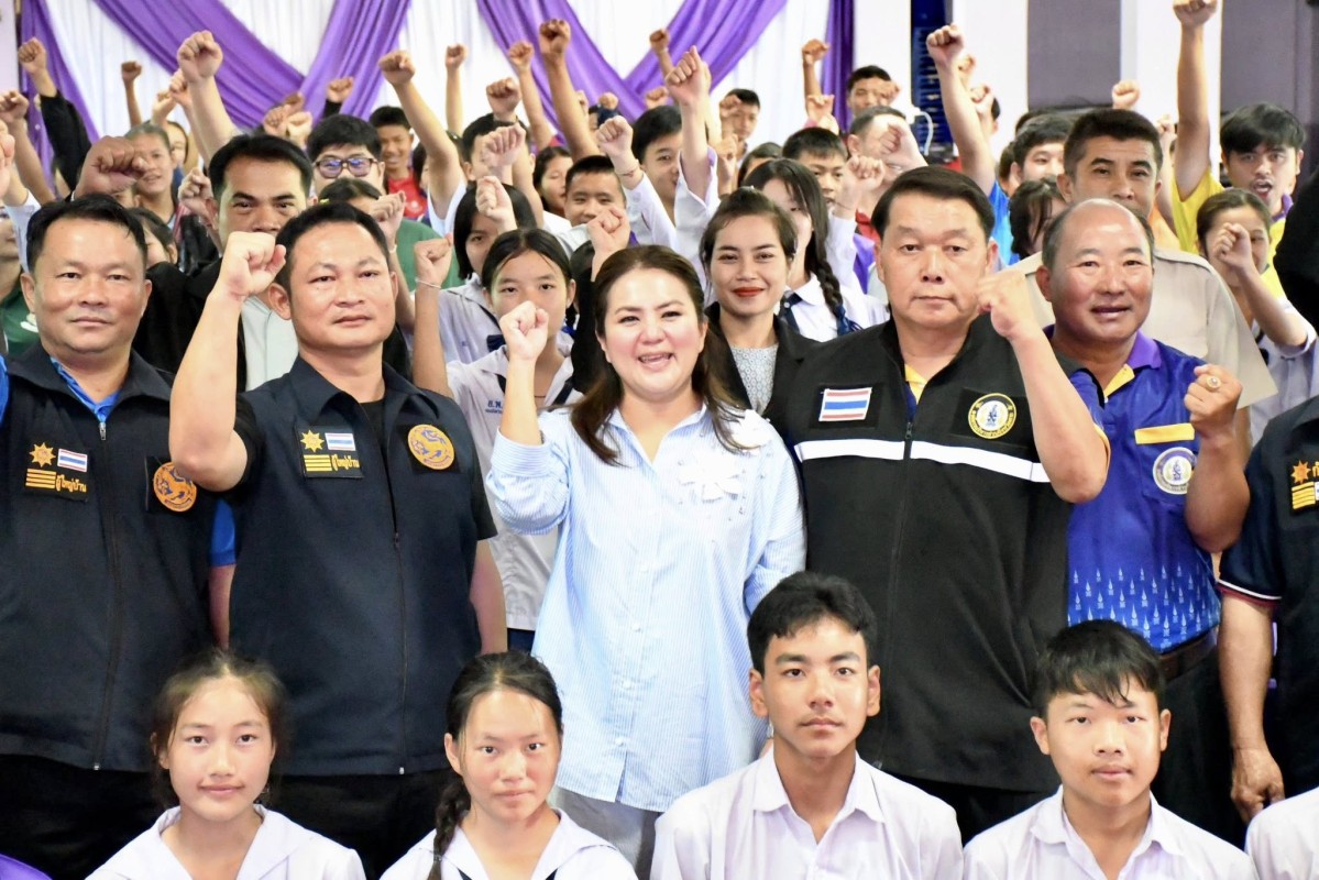 นายก อบจ.ตาก (นายกจอย) สนับสนุนงบประมาณจัดซื้อพร้อมส่งมอบสื่อการเรียนการสอนให้แก่โรงเรียน 5 โรงเรียนในเขต อ.พบพระ งบประมาณรวม 500,000 บาท ณ โรงเรียนรวมไทยพัฒนา 1 อ.พบพระ จ.ตาก