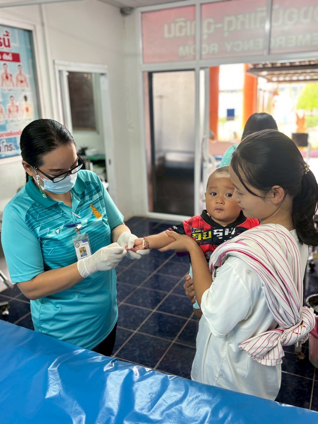 8 ต.ค.68 รพ.สต.บ้านสันป่าไร่ ให้บริการฉีดวัคซีนเด็กอายุ 2 เดือน ถึง 4 ปี จำนวน 17 ราย พร้อมทั้งตรวจสุขภาพช่องปาก , เคลือบฟลูออไรด์ , ให้ทันตสุขศึกษาแก่ผู้ปกครอง , เจาะเลือดตรวจความเข้มข้นของเลือด(Hct) , จ่ายยา Para syr และ Ferrous syr