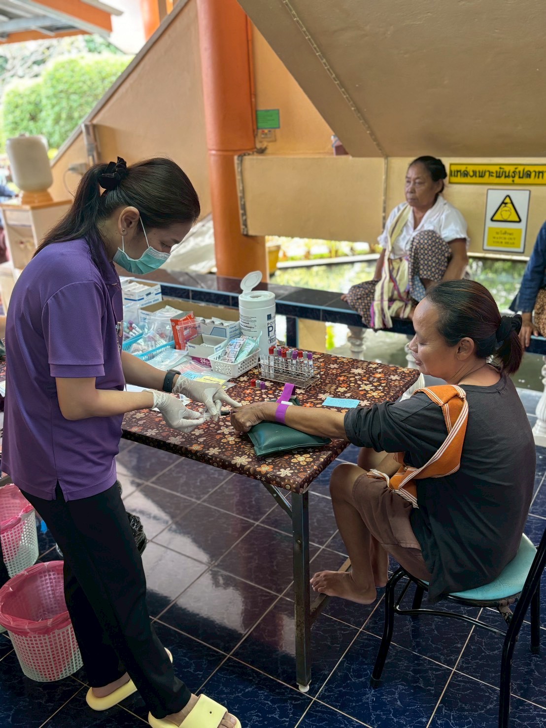 14 ต.ค.68 เวลา 08.00 น.รพ.สต.บ้านสันป่าไร่ ให้บริการเจาะเลือด screening lab (ประจำปี) , ตรวจ HCT (ความเข้มข้นของเลือด) , ตรวจสุขภาพช่องปาก , วัดความดันโลหิต , วัดรอบเอว , ชั่งน้ำหนัก , วัดส่วนสูง , ตรวจ EKG(คลื่นไฟฟ้าหัวใจ) , ตรวจ albumin urine (ปัสสาวะ) 