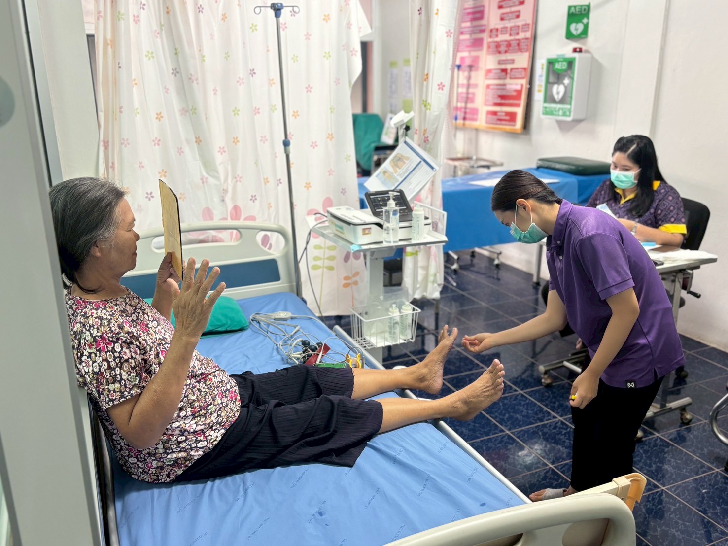 14 ต.ค.68 เวลา 08.00 น.รพ.สต.บ้านสันป่าไร่ ให้บริการเจาะเลือด screening lab (ประจำปี) , ตรวจ HCT (ความเข้มข้นของเลือด) , ตรวจสุขภาพช่องปาก , วัดความดันโลหิต , วัดรอบเอว , ชั่งน้ำหนัก , วัดส่วนสูง , ตรวจ EKG(คลื่นไฟฟ้าหัวใจ) , ตรวจ albumin urine (ปัสสาวะ) 