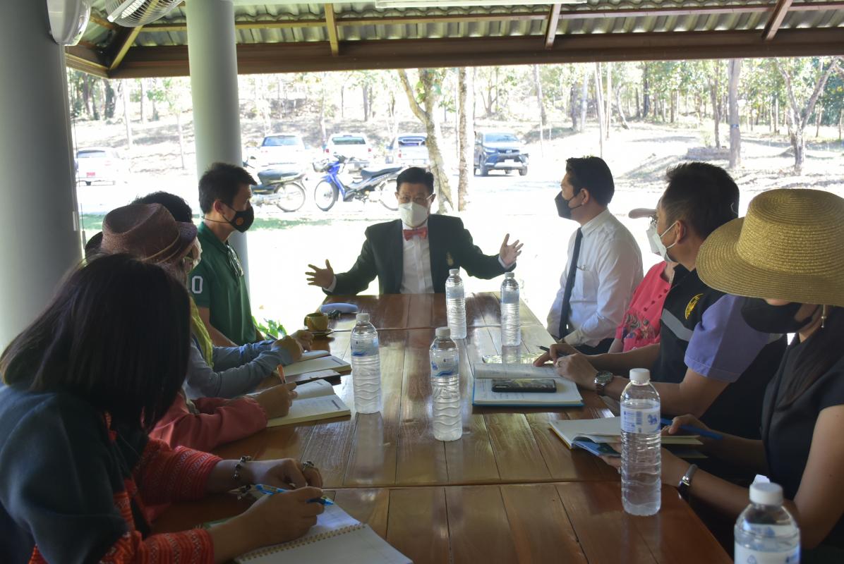 นายกองค์การบริหารส่วนจังหวัดตาก ในฐานะผู้อำนวยการอุทยานธรณีไม้กลายเป็นหินตากลงพื้นที่เพื่อหารือแนวทางการพัฒนาและประชาสัมพันธ์ การท่องเที่ยวเชิงธรณีวิทยา ณ อุทยานแห่งชาติดอยสอยมาลัย - ไม้กลายเป็นหิน จังหวัดตาก