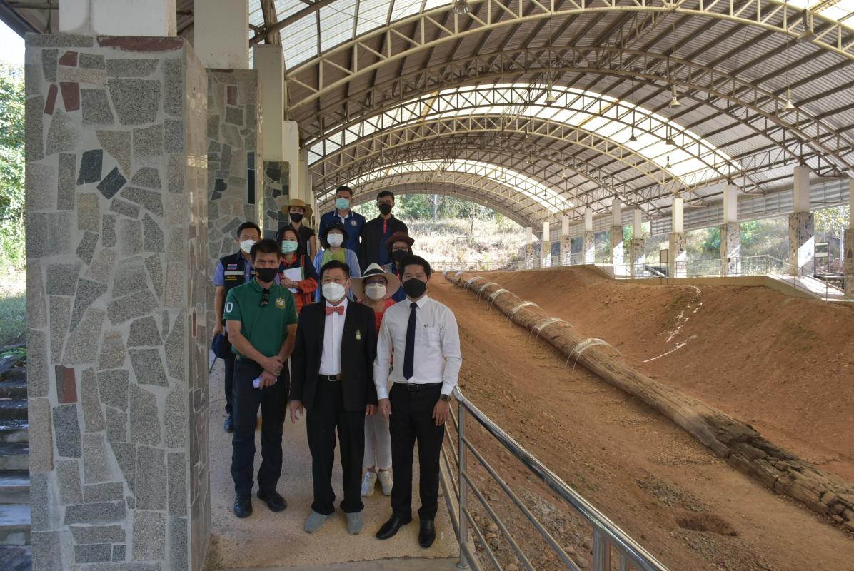 นายกองค์การบริหารส่วนจังหวัดตาก ในฐานะผู้อำนวยการอุทยานธรณีไม้กลายเป็นหินตากลงพื้นที่เพื่อหารือแนวทางการพัฒนาและประชาสัมพันธ์ การท่องเที่ยวเชิงธรณีวิทยา ณ อุทยานแห่งชาติดอยสอยมาลัย - ไม้กลายเป็นหิน จังหวัดตาก