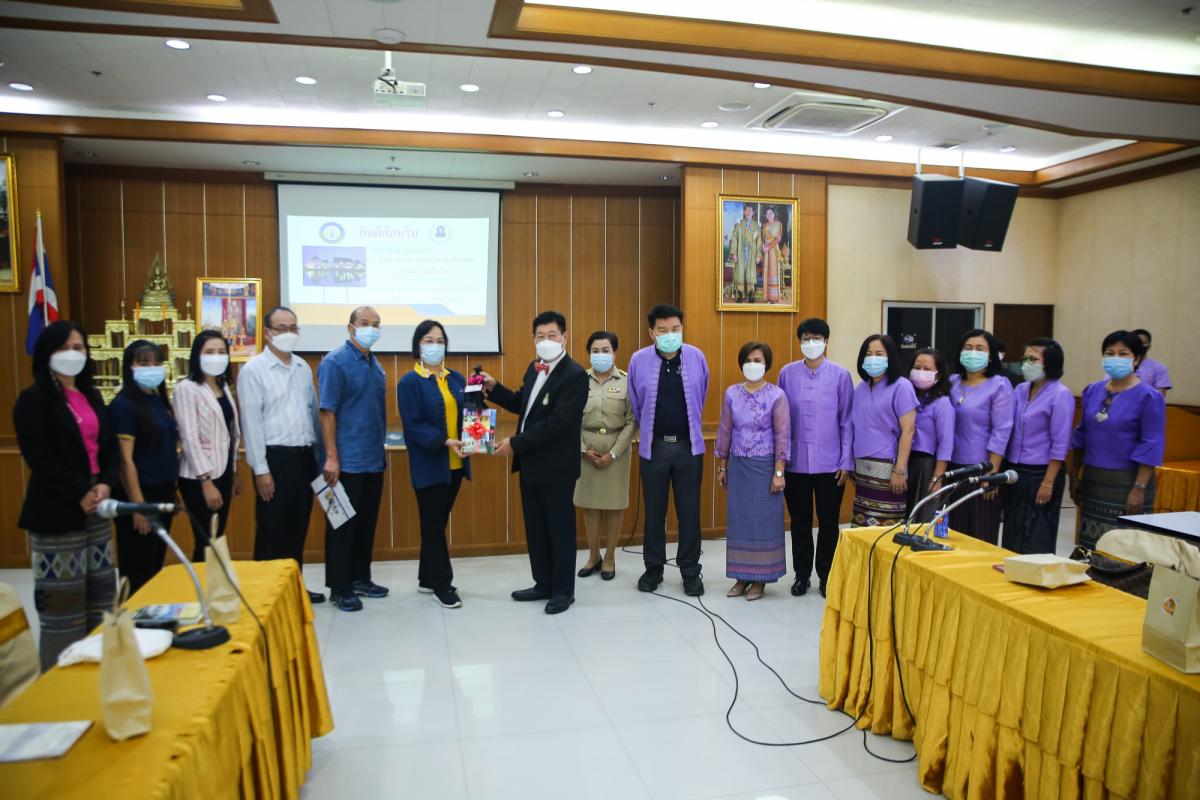 นายณัฐวุฒิ ทวีเกื้อกูลกิจ นายกองค์การบริหารส่วนจังหวัดตาก ร่วมต้อนรับและแสดงความยินดี กับนางสาวเปรมกมล ธีโรภาส รองปลัดองค์การบริหารส่วนจังหวัดเชียงใหม่