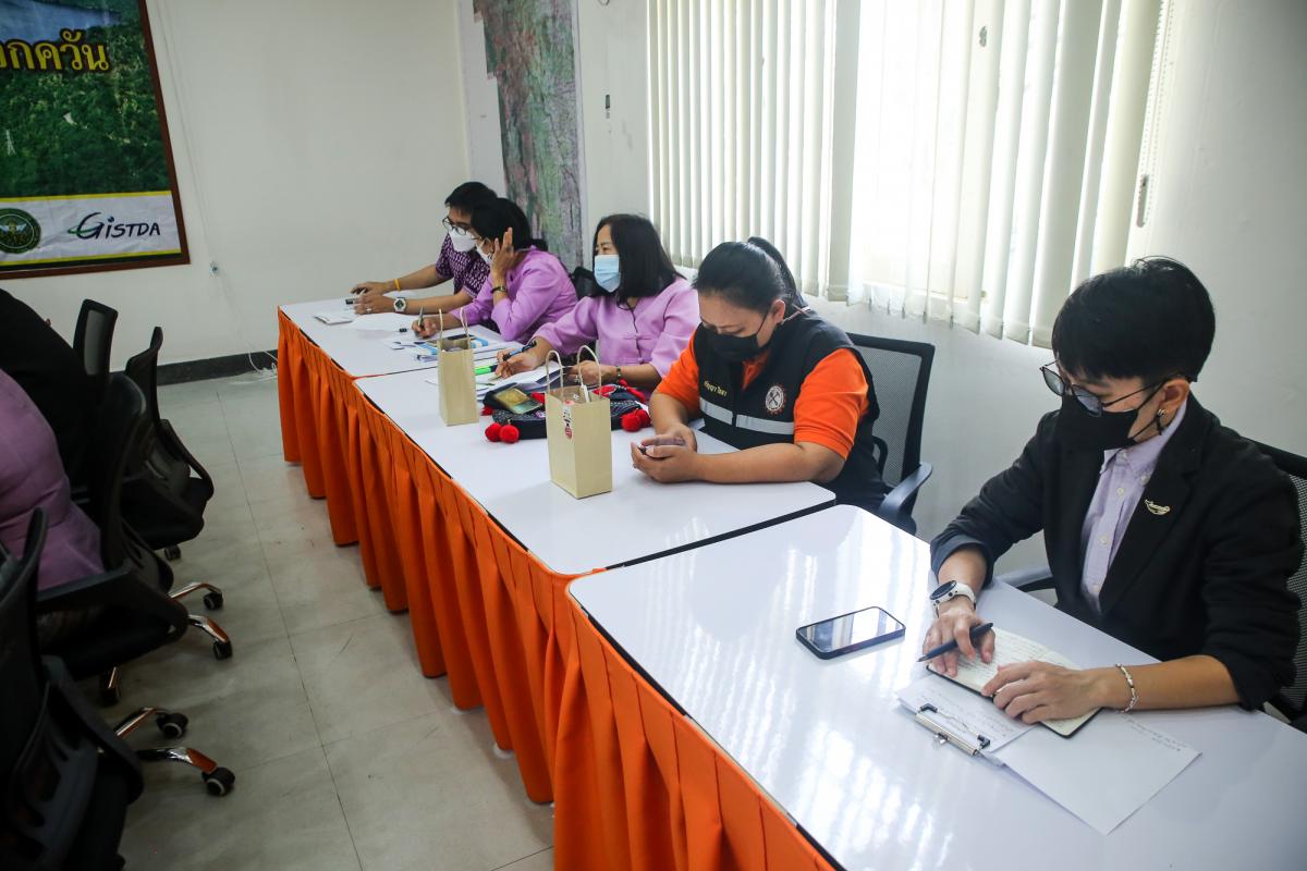 นายก อบจ.ตาก ในฐานะ ผู้อำนวยการอุทยานธรณีไม้กลายเป็นหินตาก เข้าร่วมการประชุมหารือเตรียมความพร้อมการจัดงานบันทึกสถิติโลกไม้กลายเป็นหินที่ยาวที่สุดในโลก Guinness World Records (GWR)