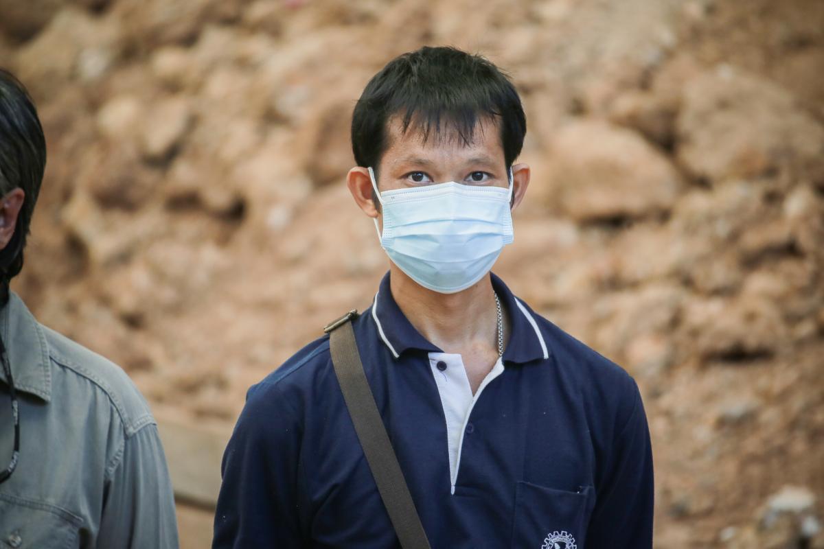 นายกองค์การบริหารส่วนจังหวัดตาก ในฐานะผู้อำนวยการอุทยานธรณีไม้กลายเป็นหินตาก พร้อมด้วยผู้บริหาร และหัวหน้าส่วนการงานองค์การบริหารส่วนจังหวัดตาก ร่วมเป็นสักขีพยานในการวัดความยาวของไม้กลายเป็นหินหลุมที่ 1