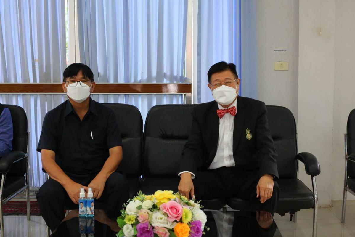 นายก อบจ.ตาก นำทีม ส่งมอบถุงยังชีพ ณ อำเภอบ้านตาก