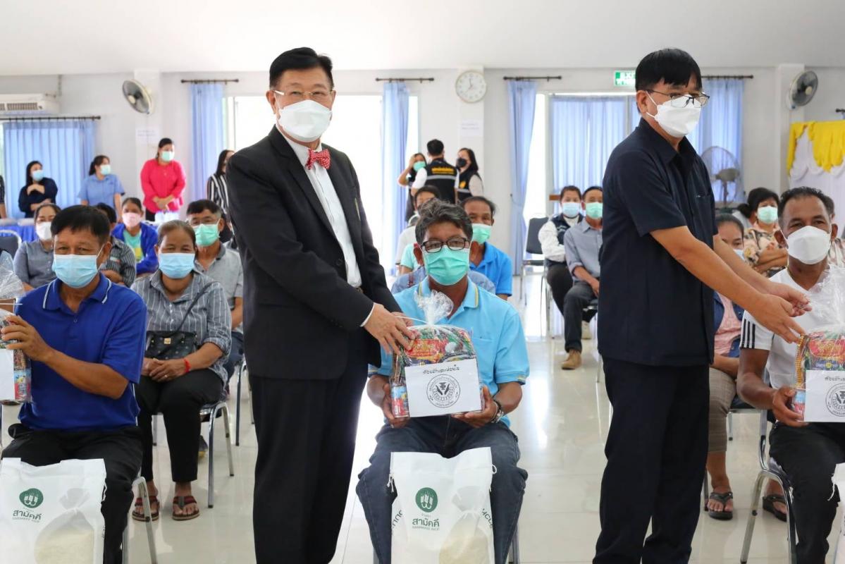 นายก อบจ.ตาก นำทีม ส่งมอบถุงยังชีพ ณ อำเภอบ้านตาก