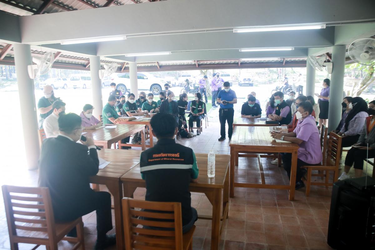 นายกองค์การบริหารส่วนจังหวัดตาก ในฐานะผู้อำนวยการอุทยานธรณีไม้กลายเป็นหินตากร่วมประชุมกับคณะกรมทรัพยากรธรณีเพื่อหารือเรื่องการจัดงาน บันทึกสถิติโลก “ไม้กลายเป็นหินที่ยาวที่สุดในโลก” ต่อ Guinness World Records