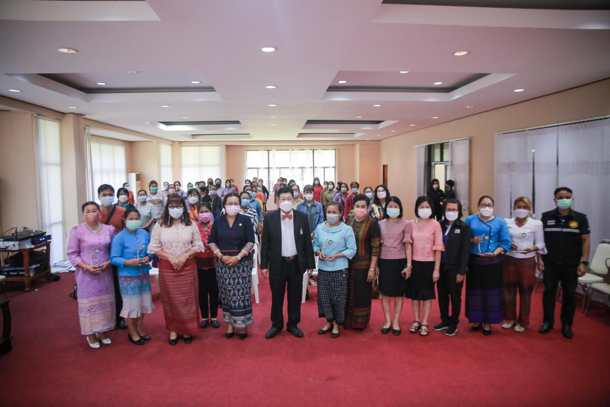 นายกองค์การบริหารส่วนจังหวัดตาก เป็นประธานในพิธีเปิดโครงการฝึกอบรมเสริมสร้างครอบครัวเข้มแข็งของสตรีและบุคคลในครอบครัว ประจำปีงบประมาณ พ.ศ. 2565 รุ่นที่ 2