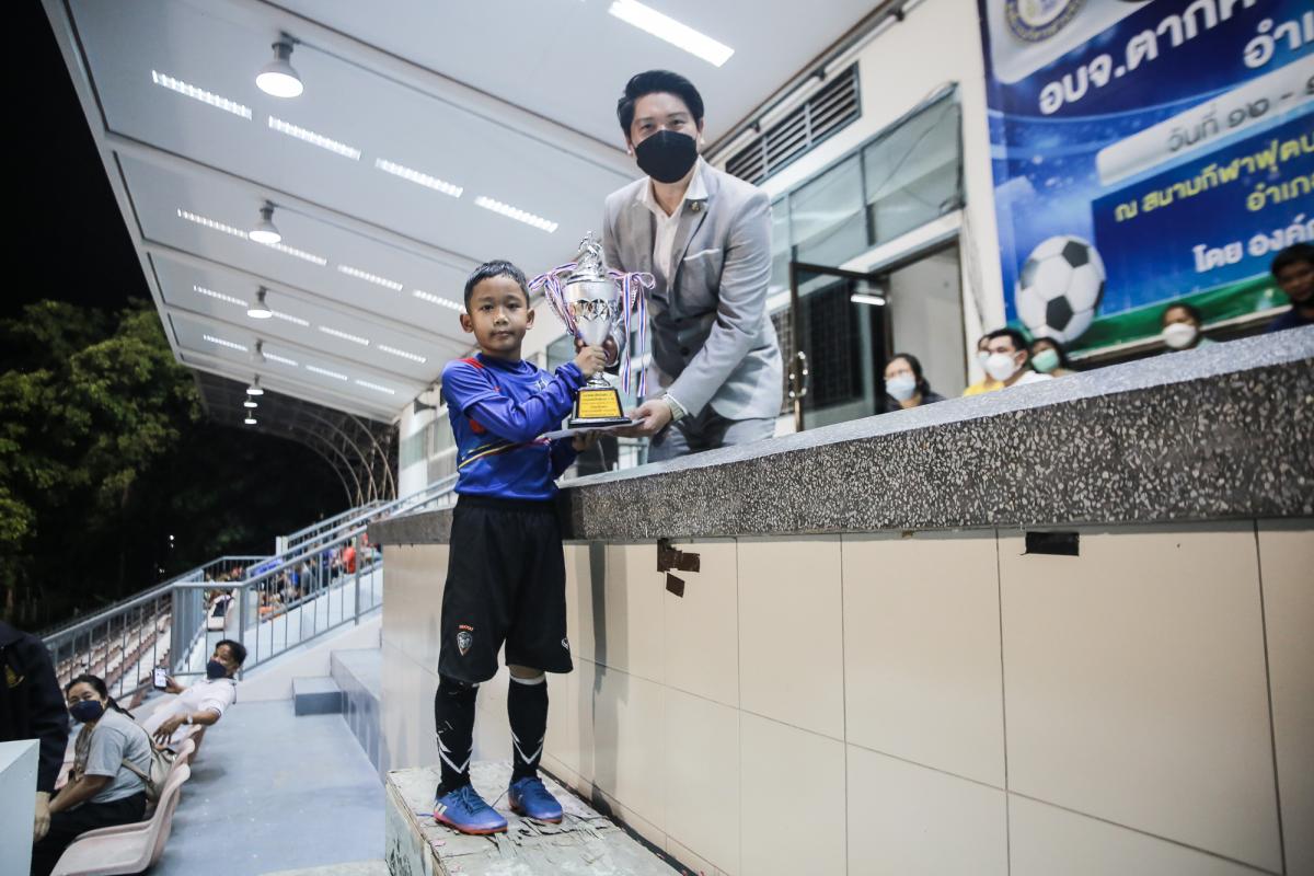 ว่าที่ ดร.ฑีฆะพล ทวีเกื้อกูลกิจ รองนายกองค์การบริหารส่วนจังหวัดตาก เป็นประธานในพิธีปิด โครงการแข่งขันกีฬา อบจ.ตาก คัพ ครั้งที่ 3