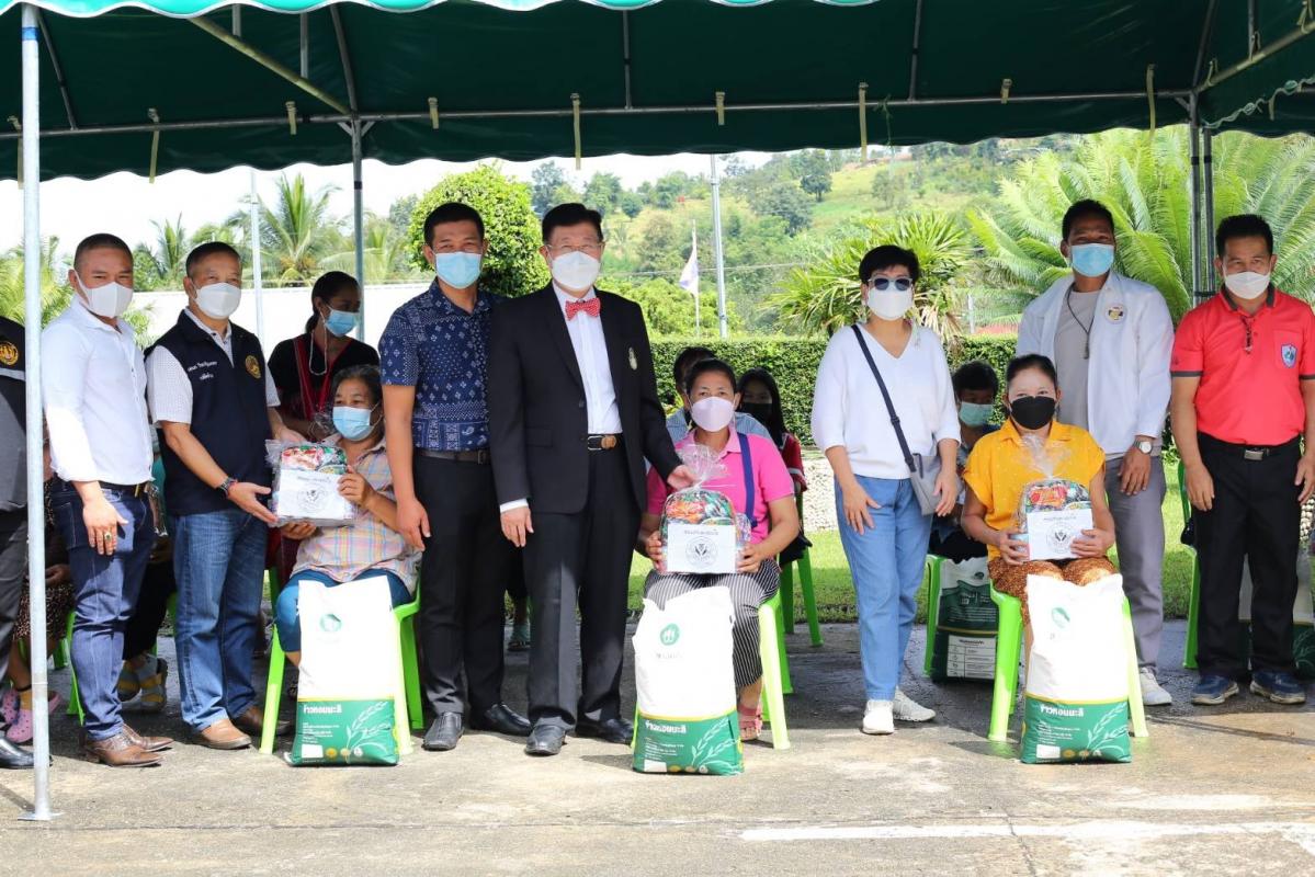 นายก อบจ.ตาก นำทีมลงพื้นที่มอบถุงยังชีพ ในเขตพื้นที่ อำเภออุ้มผาง