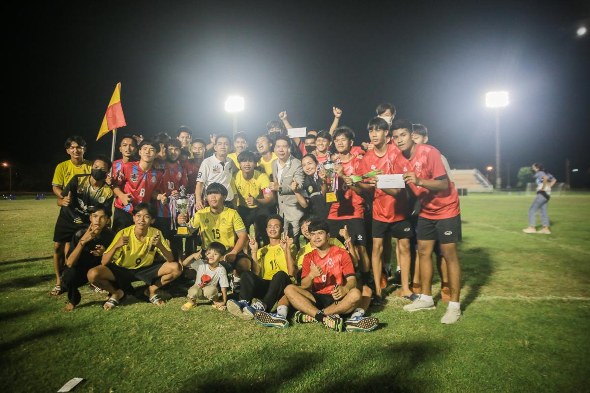 ว่าที่ ดร.ฑีฆะพล ทวีเกื้อกูลกิจ รองนายกองค์การบริหารส่วนจังหวัดตาก เป็นประธานในพิธีปิด โครงการแข่งขันกีฬา อบจ.ตาก คัพ ครั้งที่ 3