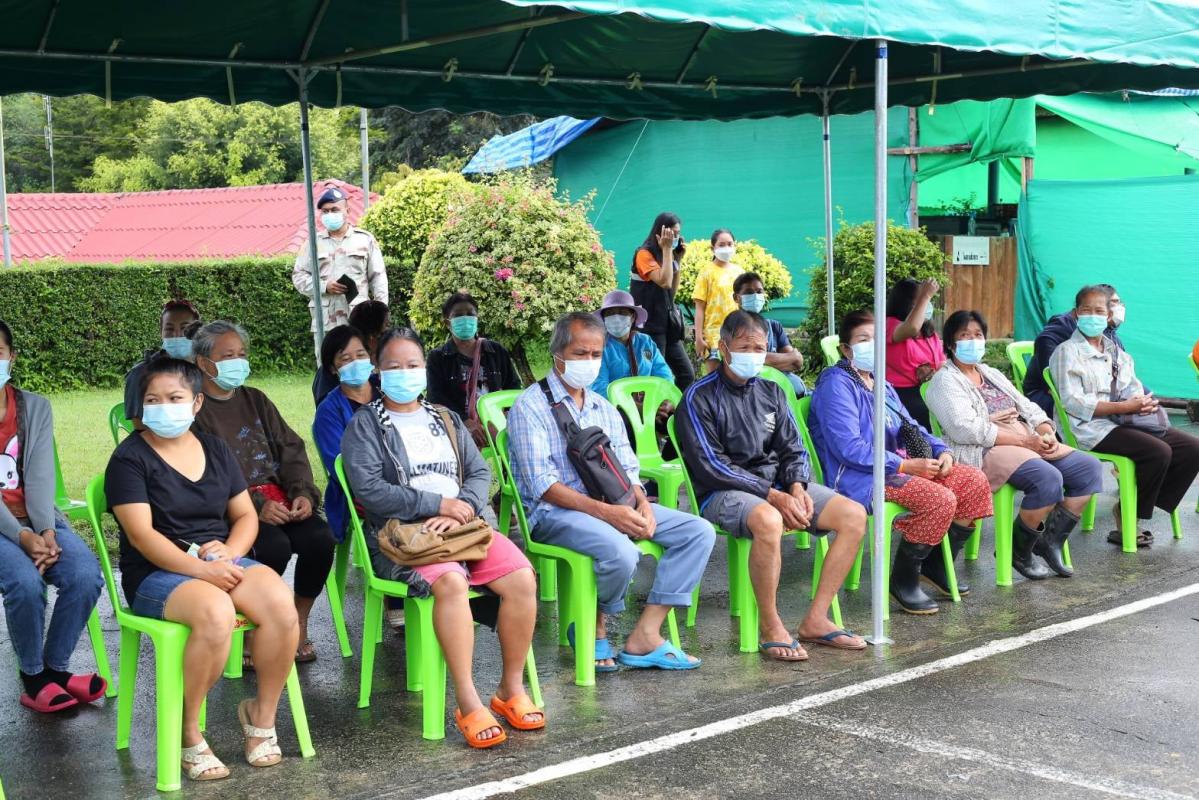 นายก อบจ.ตาก นำทีมลงพื้นที่มอบถุงยังชีพ ในเขตพื้นที่ อำเภออุ้มผาง