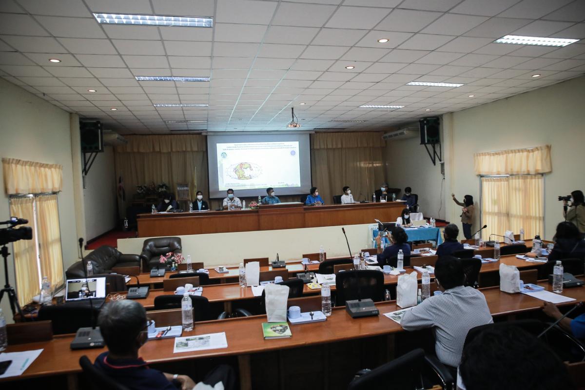 ปลัดองค์การบริหารส่วนจังหวัดตากเข้าร่วมการประชุมและร่วมเป็นวิทยากรร่วมในเวทีเสวนาการจัดทำผังภูมินิเวศและการพัฒนาการท่องเที่ยวแหล่งธรรมชาติ ประเภทโป่งพุร้อน