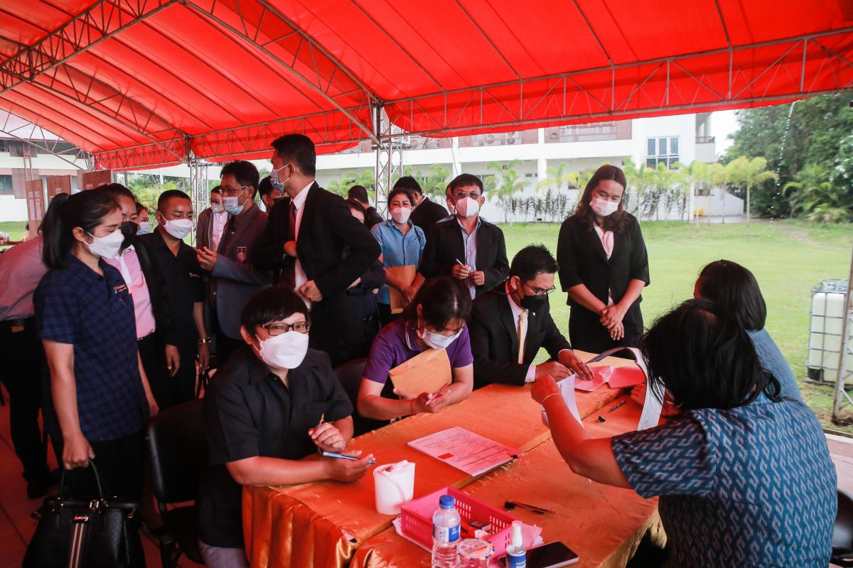 รองนายกองค์การบริหารส่วนจังหวัดตาก เป็นประธานในพิธีเปิดโครงการเงินอุดหนุนเพื่อจัดหาสื่อการเรียนการสอน และมอบเงินอุดหนุนด้านการศึกษา ขององค์การบริหารส่วนจังหวัดตาก ประจำปีงบประมาณ พ.ศ.2565