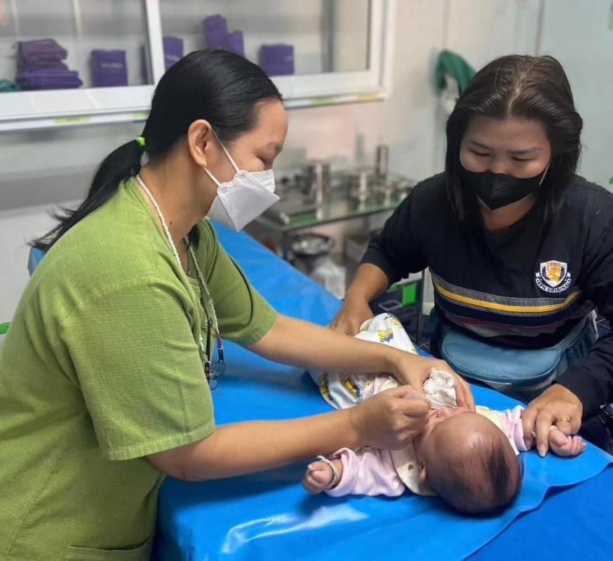 รพ.สต.บ้านสันป่าไร่ ฉีดวัคซีนเด็กอายุ0-5ปี,ตรวจสุขภาพช่องปาก,เคลือบฟลูออไรด์,เจาะเลือดตรวจhct,จ่ายยาpara syr,ferrous syr และแจกของให้เด็ก ๆ ทุกคน