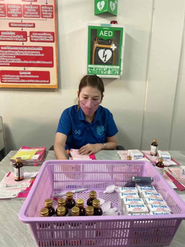 รพ.สต.บ้านสันป่าไร่ ฉีดวัคซีนเด็กอายุ0-5ปี,ตรวจสุขภาพช่องปาก,เคลือบฟลูออไรด์,เจาะเลือดตรวจhct,จ่ายยาpara syr,ferrous syr และแจกของให้เด็ก ๆ ทุกคน