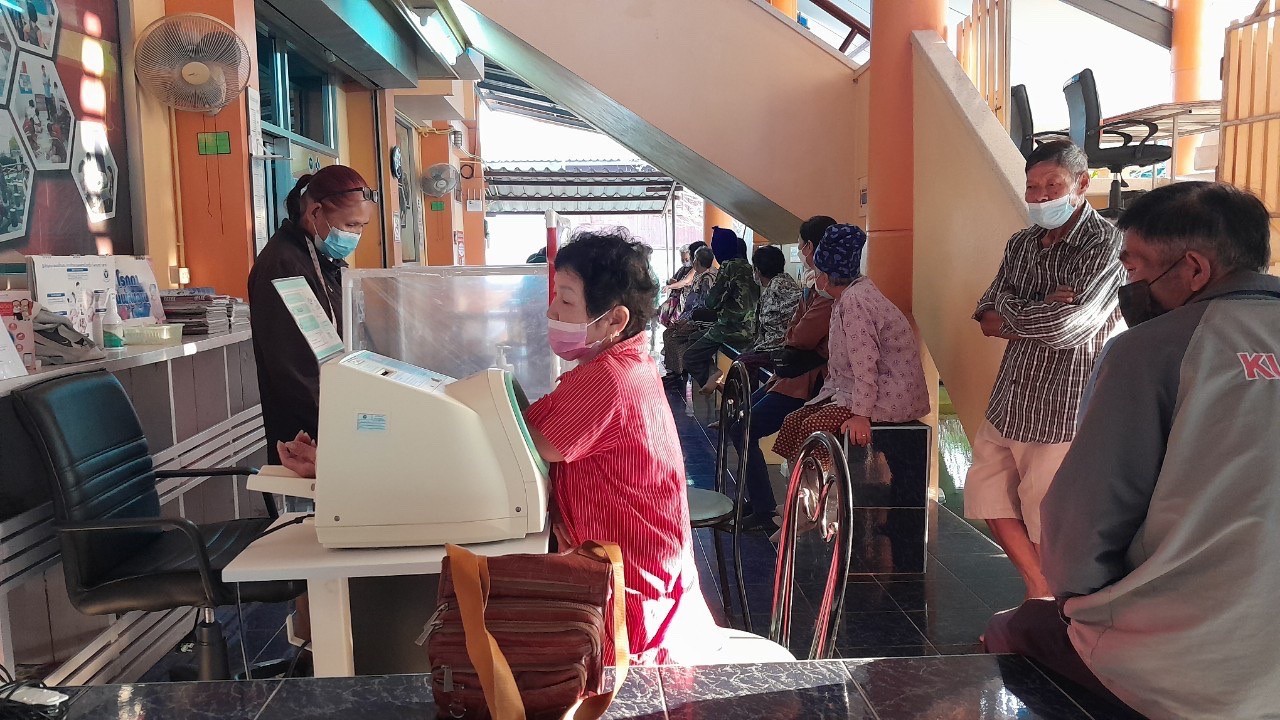 รพ.สต.บ้านสันป่าไร่ เจาะเลือด วัดความดันฯ วัดรอบเอว ชั่งน้ำหนัก ตรวจปัสสาวะ pt NCD