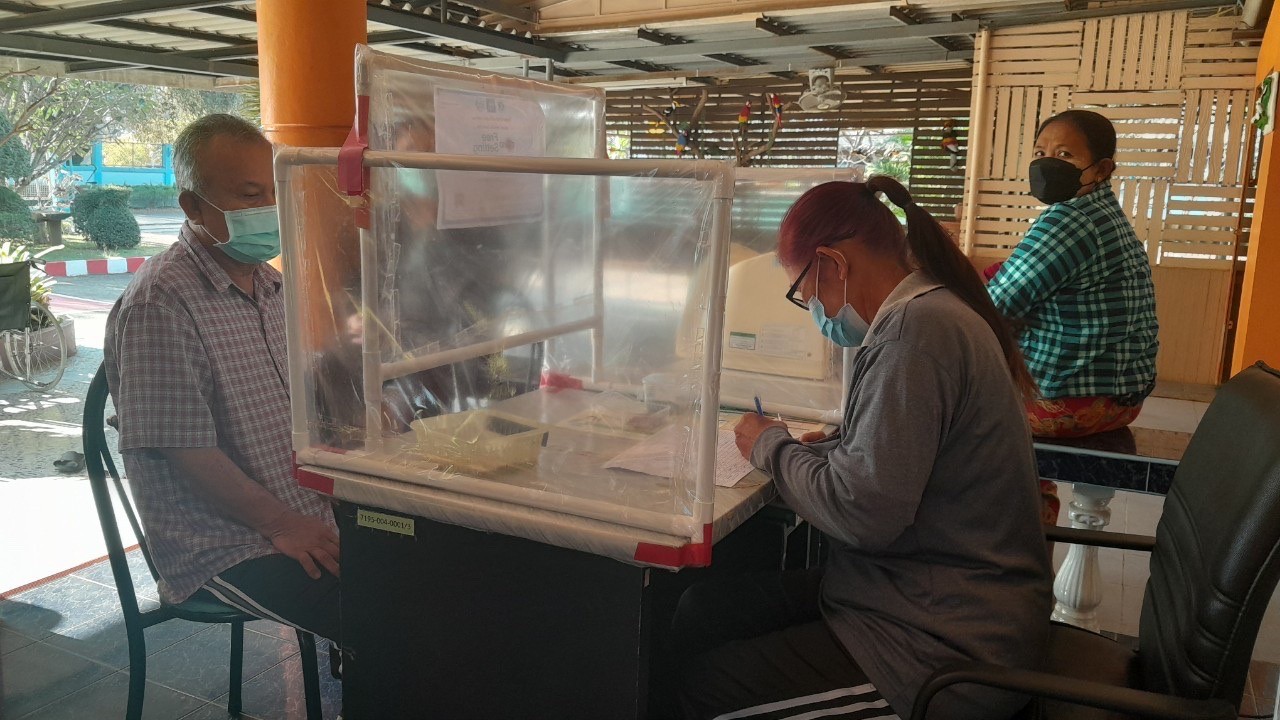 รพ.สต.บ้านสันป่าไร่ เจาะเลือด วัดความดันฯ วัดรอบเอว ชั่งน้ำหนัก ตรวจปัสสาวะ pt NCD