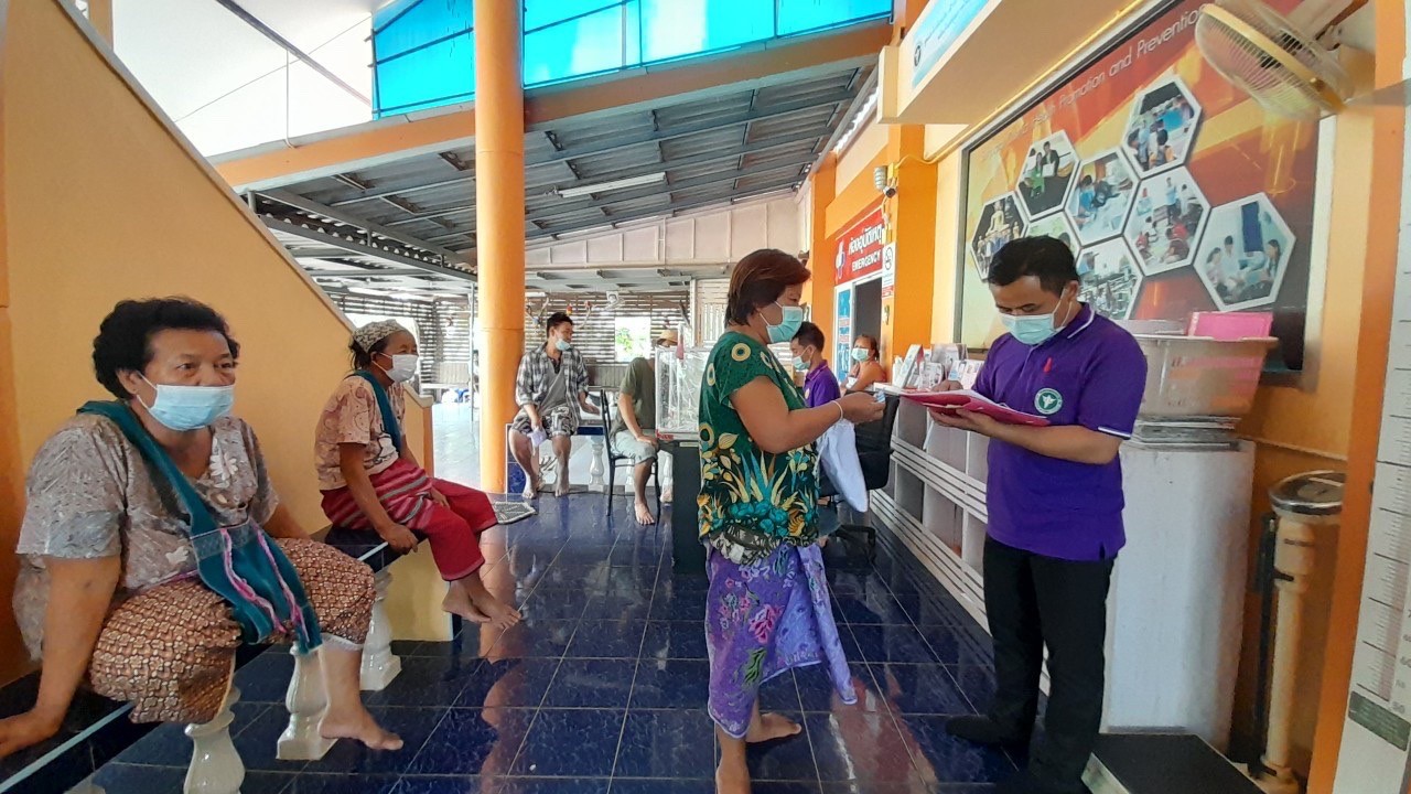 25/4/66 ช่วงบ่าย รพ.สต.บ้านสันป่าไร่ ร่วมกับทีม รพ.แม่ระมาด จ่ายยา , พบแพทย์ , นับจำนวนยา และ ทบทวนความเข้าใจการทานยาก่อนกลับบ้าน ในผู้ป่วยโรคเบาหวานที่รับยาที่ รพ.สต.บ้านสันป่าไร่