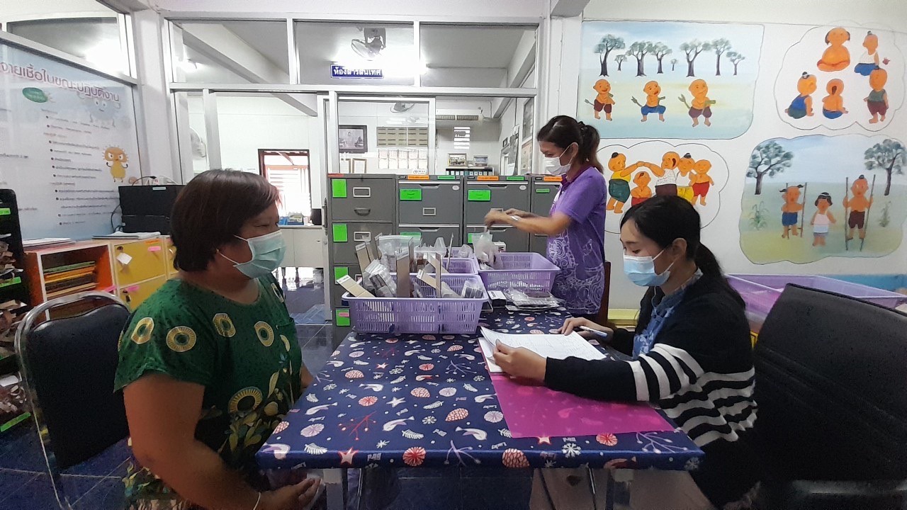 25/4/66 ช่วงบ่าย รพ.สต.บ้านสันป่าไร่ ร่วมกับทีม รพ.แม่ระมาด จ่ายยา , พบแพทย์ , นับจำนวนยา และ ทบทวนความเข้าใจการทานยาก่อนกลับบ้าน ในผู้ป่วยโรคเบาหวานที่รับยาที่ รพ.สต.บ้านสันป่าไร่