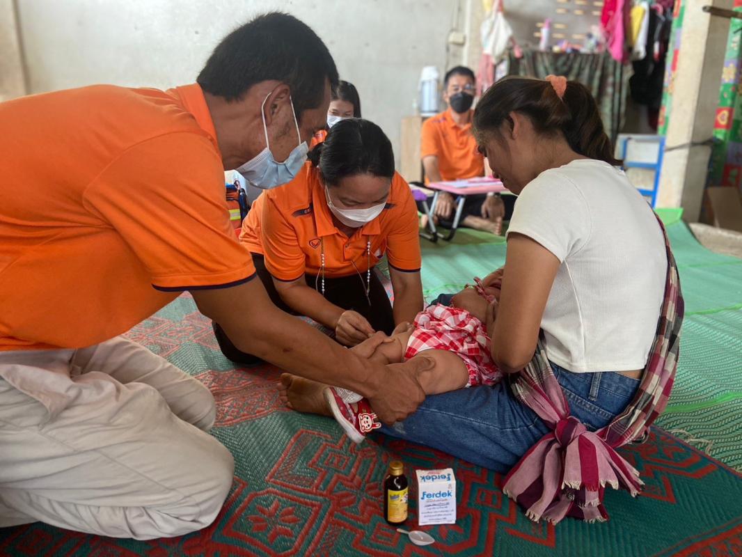 11/5/66 จนท.รพ.สต.บ้านสันป่าไร่ ออกหน่วยฉีดวัคซีนเด็กอายุ 0-5 ปี,เจาะเลือดตรวจ hct ,จ่ายยา para/ferrous syr ,ยืนยันตัวตน(Authen) พื้นที่ หมู่ 6 บ้านห้วยกระทิง ต.พระธาตุ