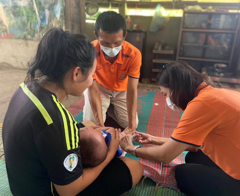 11/5/66 จนท.รพ.สต.บ้านสันป่าไร่ ออกหน่วยฉีดวัคซีนเด็กอายุ 0-5 ปี,เจาะเลือดตรวจ hct ,จ่ายยา para/ferrous syr ,ยืนยันตัวตน(Authen) พื้นที่ หมู่ 6 บ้านห้วยกระทิง ต.พระธาตุ