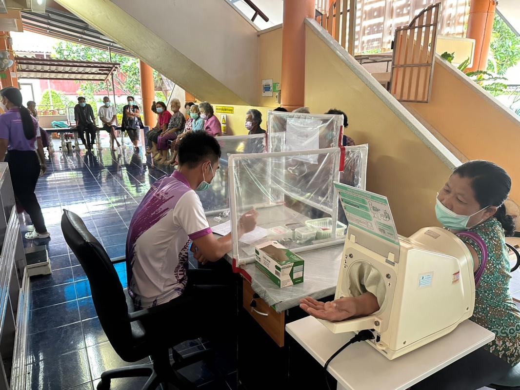 16/5/66 รพ.สต.บ้านสันป่าไร่ วัดความดันโลหิต,เจาะเลือด,ชั่งน้ำหนัก,วัดรอบเอว,ทำAuthenยืนยันตัวตน ผู้ป่วยโรคความดันโลหิตสูง(กลุ่ม2/3) ที่รับยาที่ รพ.สต.บ้านสันป่าไร่ จำนวน 52 ราย