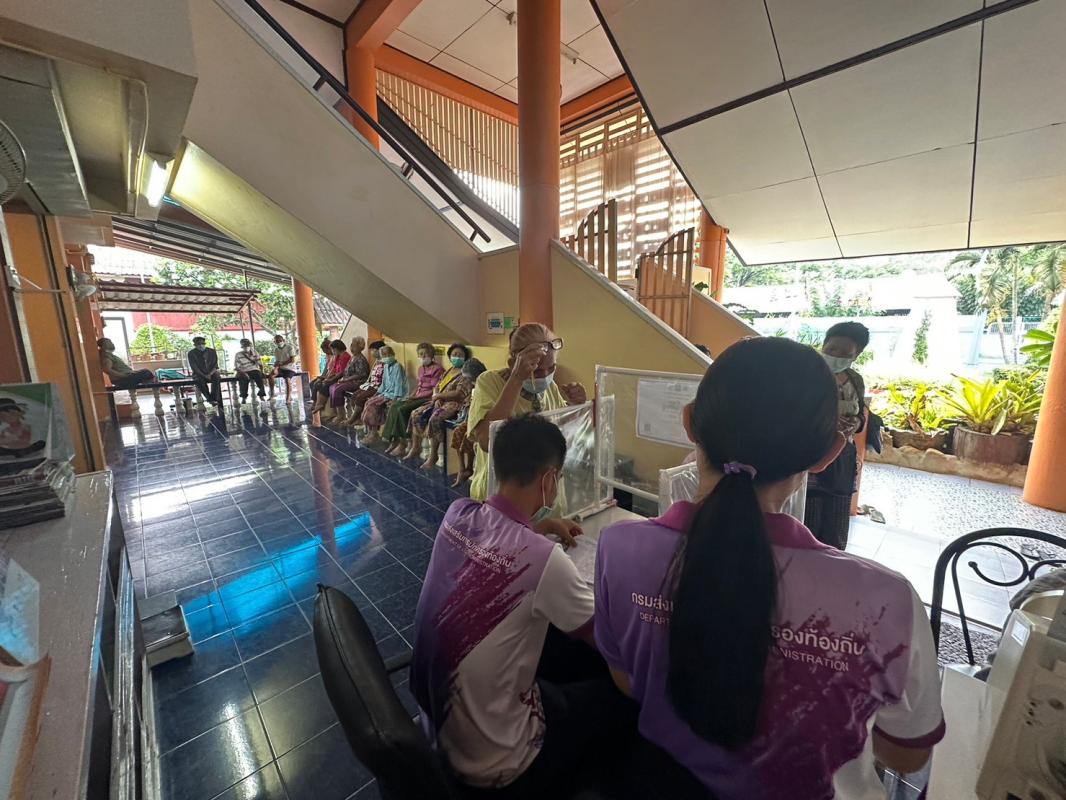 16/5/66 รพ.สต.บ้านสันป่าไร่ วัดความดันโลหิต,เจาะเลือด,ชั่งน้ำหนัก,วัดรอบเอว,ทำAuthenยืนยันตัวตน ผู้ป่วยโรคความดันโลหิตสูง(กลุ่ม2/3) ที่รับยาที่ รพ.สต.บ้านสันป่าไร่ จำนวน 52 ราย