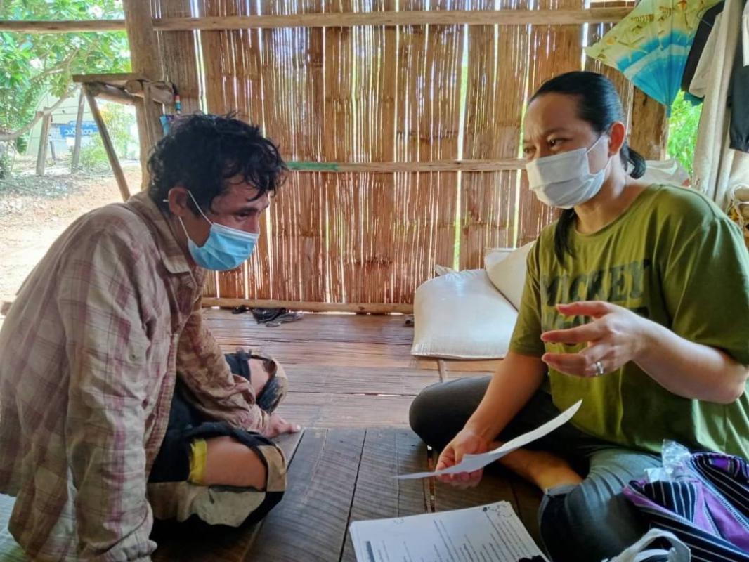 จนท.รพ.สต.บ้านสันป่าไร่ร่วมกับอสม.ม.3บ้านป่าไร่เหนือให้ความรู้ คำแนะนำเกี่ยวกับ 10 สัญญานเตือนเสี่ยงฆ่าตัวตายพร้อมทั้งติดป้าย 10 สัญญานเตือนเสี่ยงฆ่าตัวตาย จำนวน 278 หลังคาเรือน