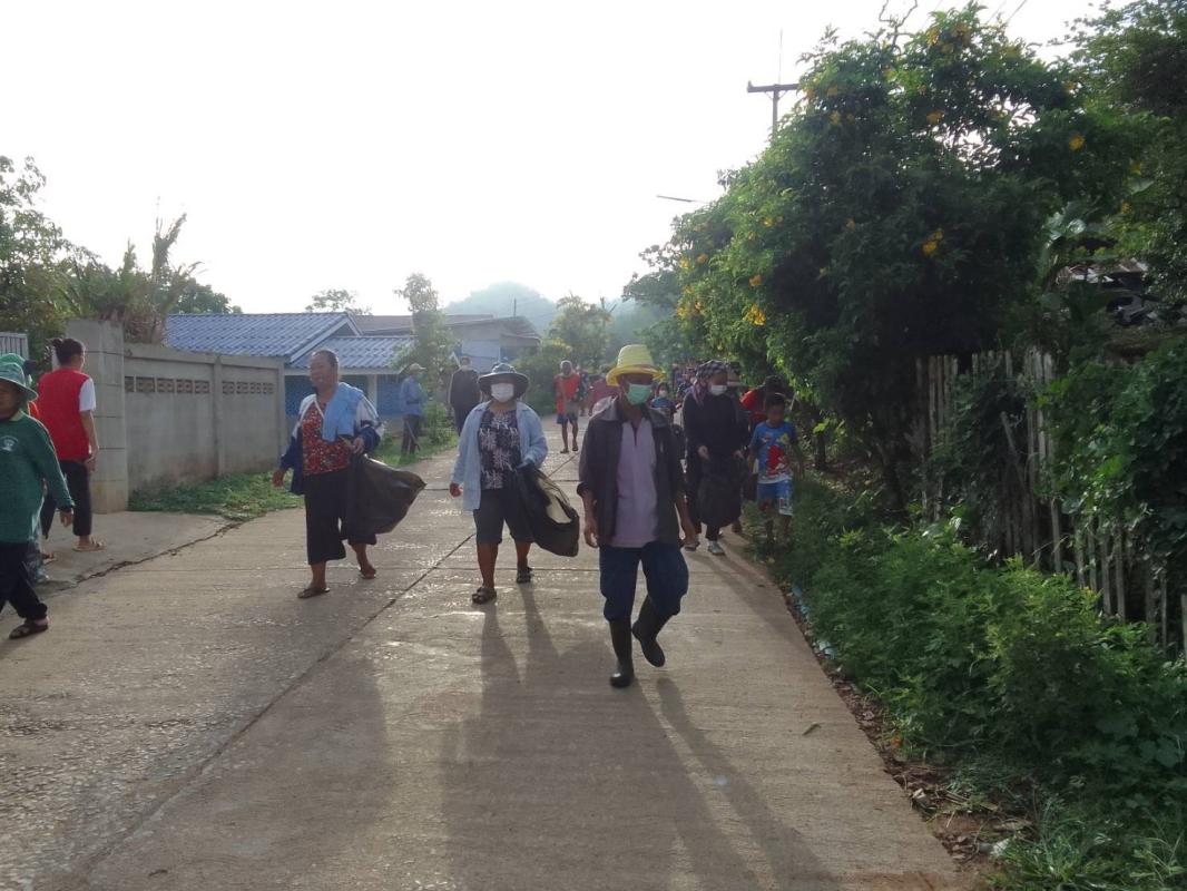 5/6/66 จนท.รพ.สต.บ้านสันป่าไร่ ร่วมกับผู้นำชุมชน ชาวบ้านและอาสาสมัครสาธารณสุขหมู่ที่ 2 บ้านตีนธาตุ หมู่ที่ 3 บ้านป่าไร่เหนือและหมู่ที่ 5 บ้านสันป่าไร่ พัฒนาสิ่งแวดล้อมภายในชุมชนและรณรงค์สำรวจและทำลายแหล่งเพาะพันธ์ลูกน้ำยุงลาย เนื่องในวันสิ่งแวดล้อมโลก